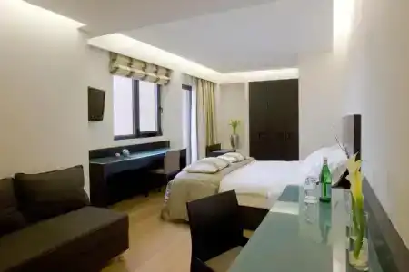 o&b Athens Boutique - 2