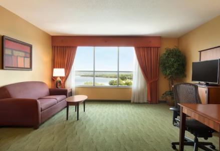 Embassy Suites East and Riverfront Conference Center - 52