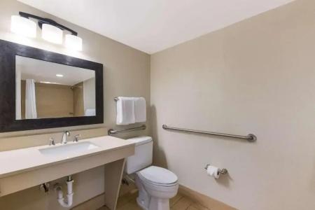 Comfort Inn South Oceanfront - 26
