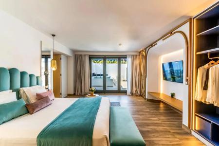 Cresanto Luxury Suites - 68