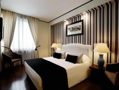 Th Roma - Carpegna Palace - 80