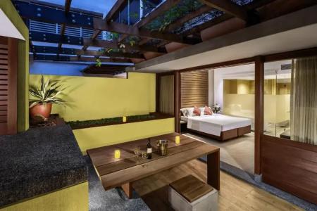 Furama Riverfront (Sg Clean) - 10
