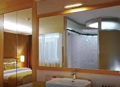 Ramada by Wyndham Podgorica - 45