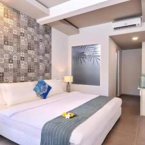 Velana Beach Maldives - 25