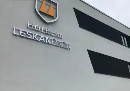 Im Leskanpark - 1