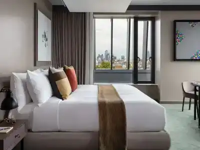 The Londoner - 38