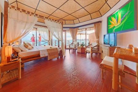 Angaga Island and Spa - 5