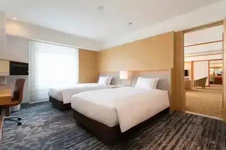 Nikko Kansai Airport - 3 mins walk to the airport - 66