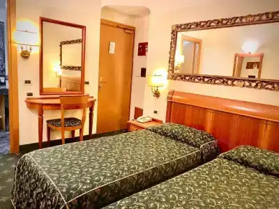 Champagne Palace - 6