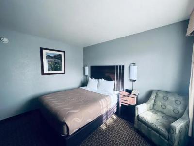 Quality Inn - 34