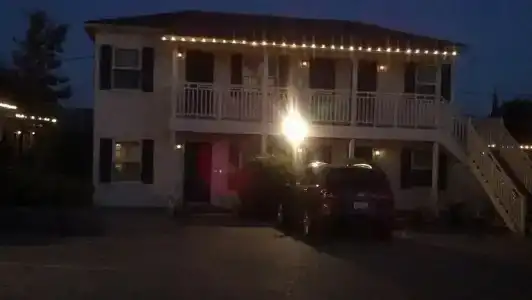 Brentwood Inn - 0