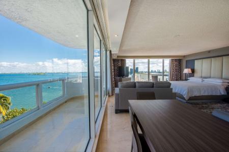 DoubleTree by Hilton Grand Biscayne Bay - 90