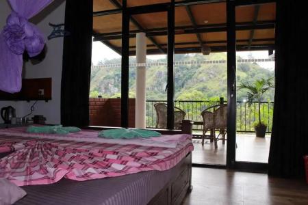 Rock side inn - - 7