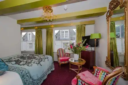 Ambassade - 41