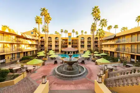 Hilton Phoenix Resort at the Peak - Formerly Pointe Hilton Squaw Peak Resort - 1