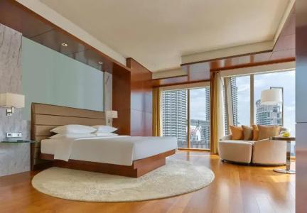 Grand Hyatt - 64