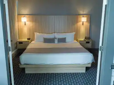 Century Plaza - 32