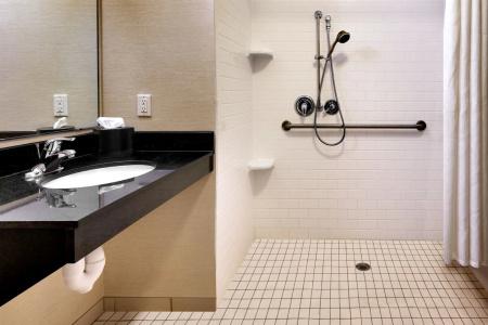Fairfield Inn & Suites by Marriott Central - 11
