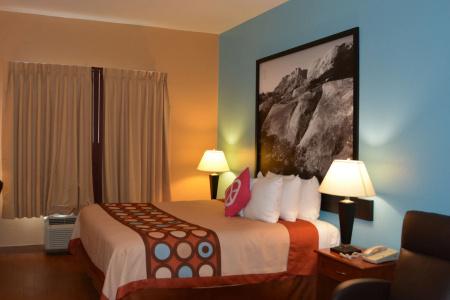 Super 8 by Wyndham Austin/Airport South - 44