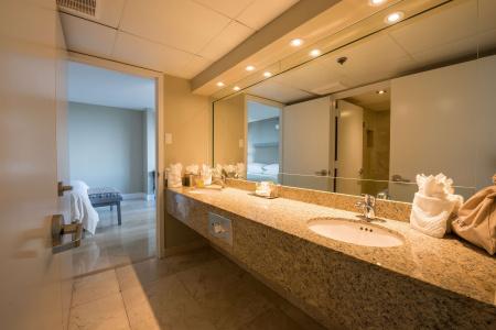DoubleTree by Hilton Grand Biscayne Bay - 80