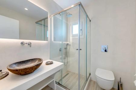 Makis Place - 48