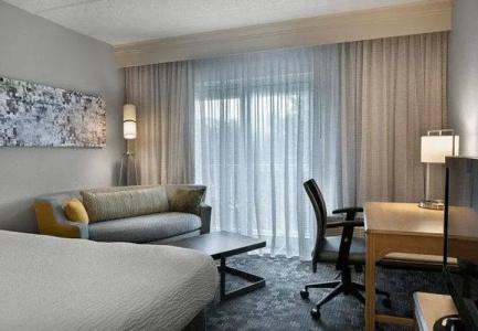 Courtyard by Marriott Broadway - 45