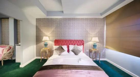 Phoenicia Comfort - 46
