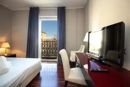 Cavour - 8