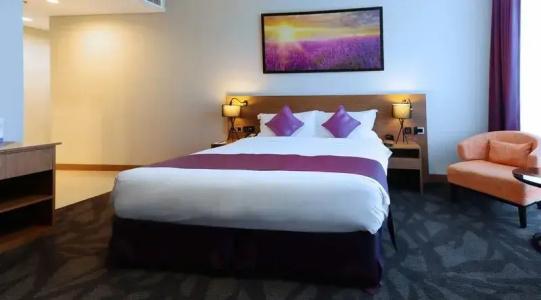 Park Regis Business Bay - 35