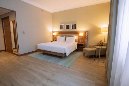 Hilton Garden Inn Dubai Al Muraqabat - Deira - 6