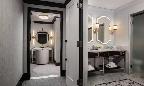 Waldorf Astoria Chicago - 96