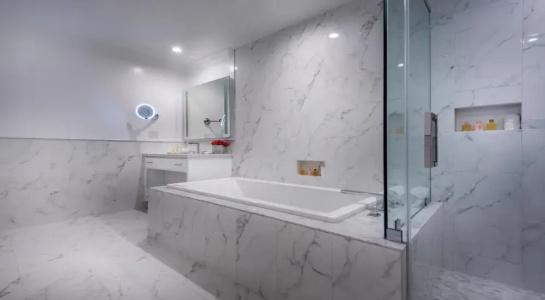 Beverly Hills Plaza & Spa - 44