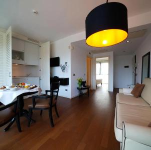 Pisa Tower Plaza - 83