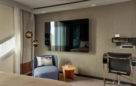 Montcalm East, Autograph Collection - 58