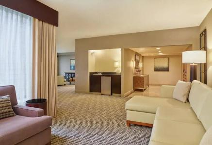 DoubleTree by Hilton Houston Intercontinental Airport - 63