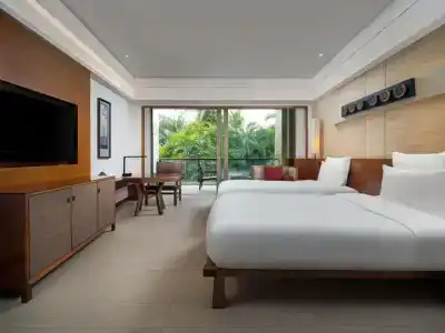 Pullman Oceanview Sanya Bay Resort & Spa - 8