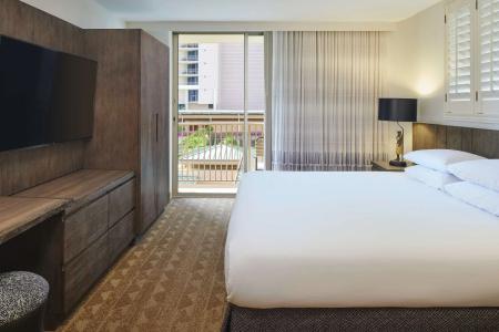 Embassy Suites by Hilton Waikiki Beach Walk - 114