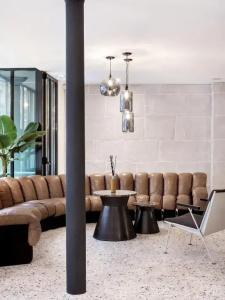 NewLe Voltaire - 31