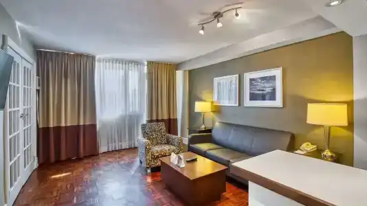 Town Inn Suites - 59
