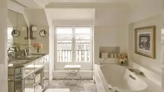 Four Seasons George v Paris - 76