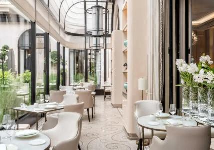 Four Seasons George v Paris - 18