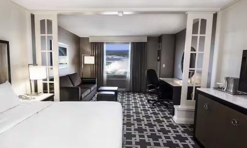 Hilton/ Fallsview and Suites - 96