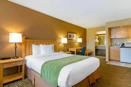 Econo Inn & Suites - - 27