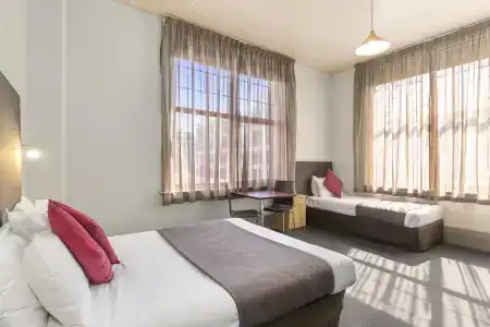 Adelaide Paringa - 6