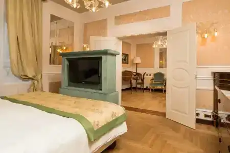 Bernini Palace - 108