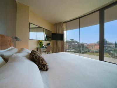 Pisa Tower Plaza - 74