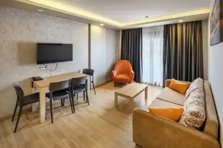 Golden World Suite - 42