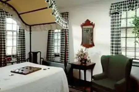 Colonial Houses - A Colonial - 5