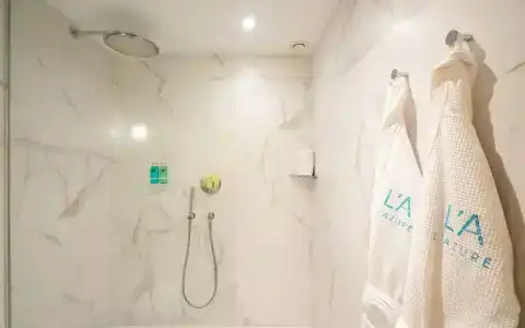 l'Azure 4* Sup - 80