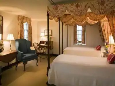 Colonial Houses - A Colonial - 3